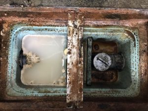 グリストラップ清掃作業前